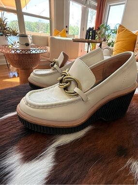 Dolce Vita Brenan Off White Leather Slip On Wedge - Sz 7.5
